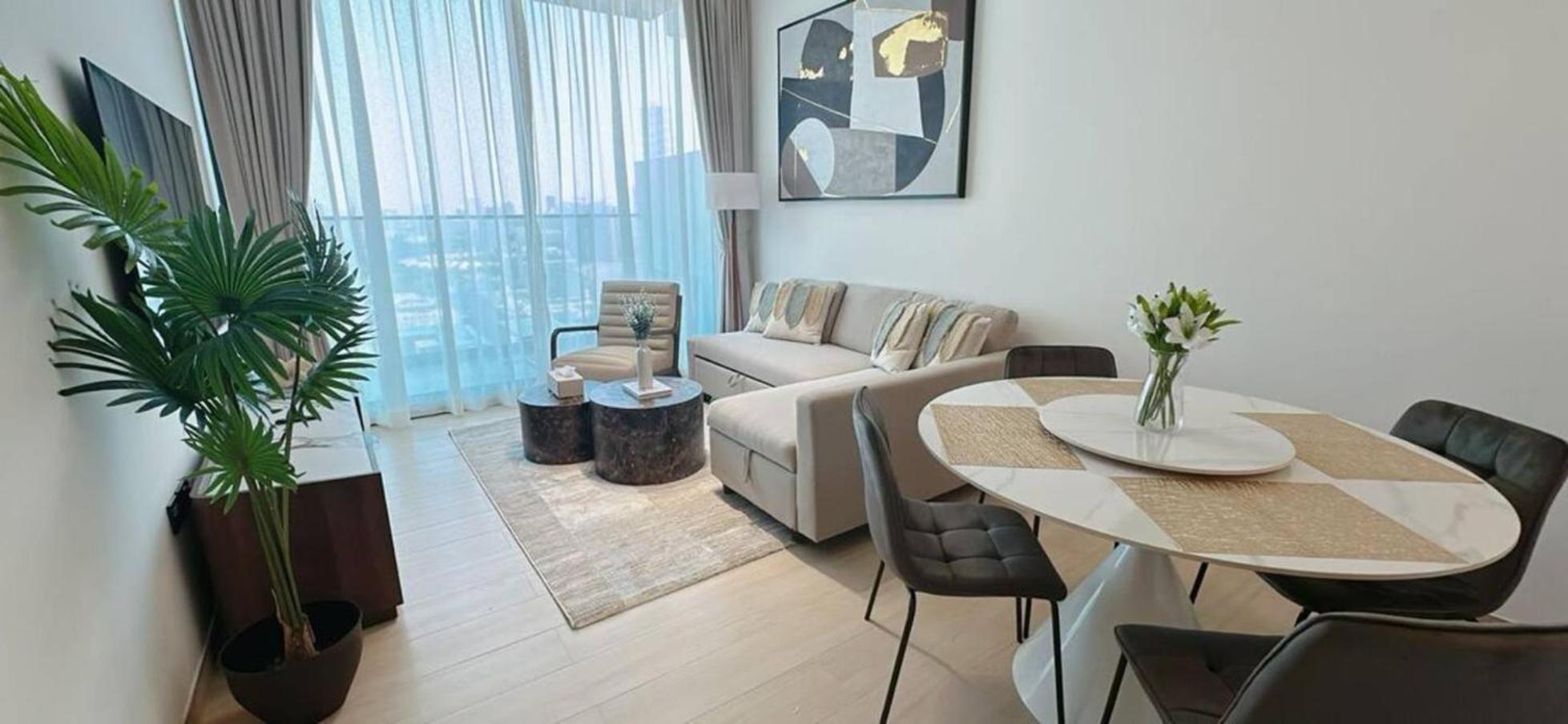 Charming 1 Bedroom In Jvc *